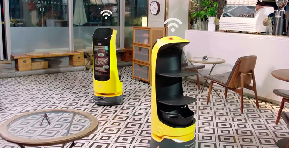 KettyBot - Robot con pantalla de anuncios